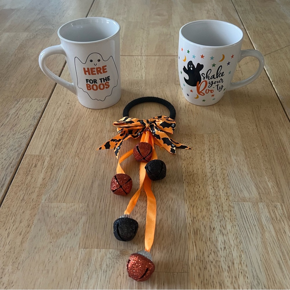 2 Ceramic Halloween Mugs & Bell Door Hanger
